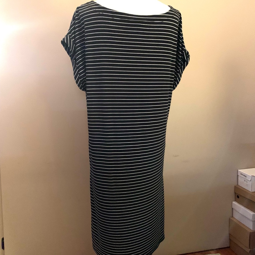 Kenneth Cole Black and White Striped Knot-Front Midi Dress - Picture 4 of 7